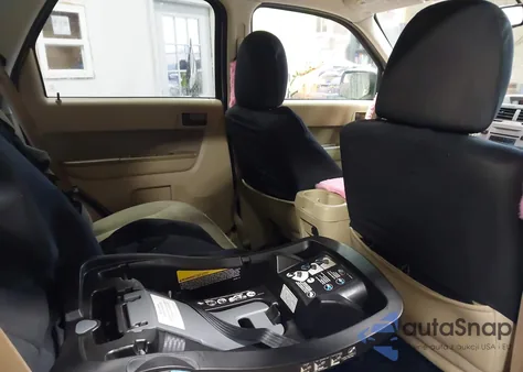 2012 Ford Escape Xlt z USA, uszkodzony, nr VIN 1FMCU9DG3CKC69255